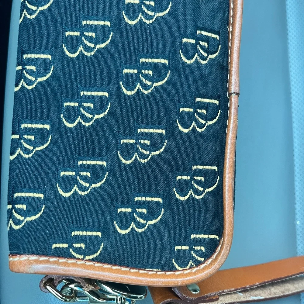 Dooney & Bourke Black and Tan Clutch with silver Accents - Picture 3 of 9